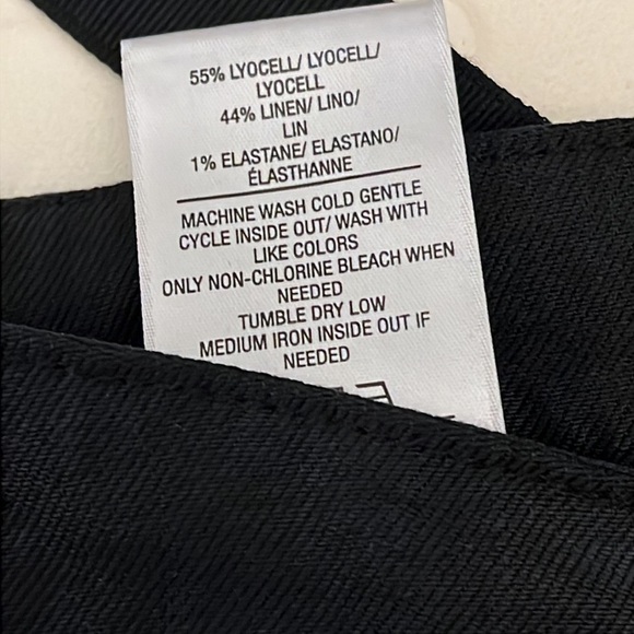 HUDSON JEANS Women's Black Paper
Bag Shorts - Size 27 - NWOT - Picture 6 of 10